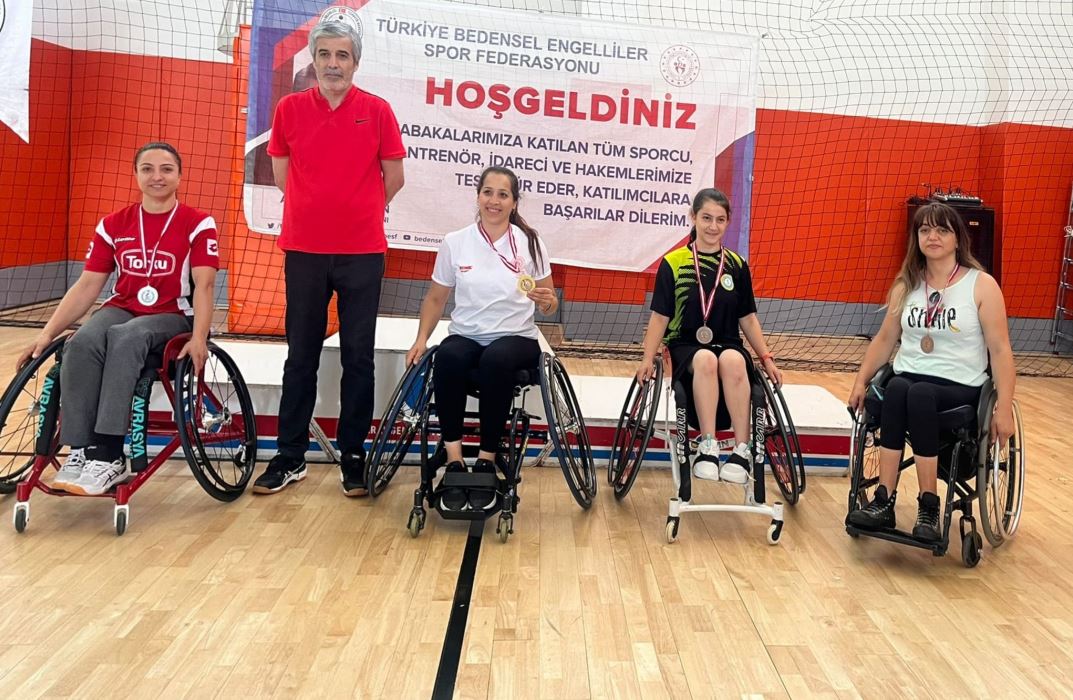 Torku Şekerspor’un Paralimpik Sporcusu Emine Seçkin’den Altın Madalya 