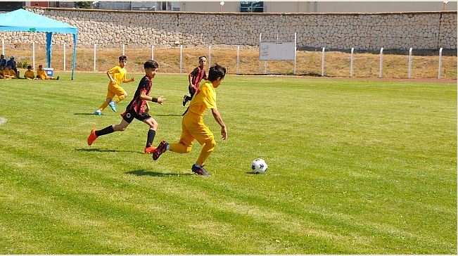 Akşehir Onur Günü U12 Futbol Turnuvası Çekişmeli Maçlara Sahne Oluyor