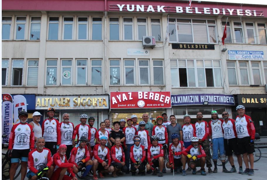 Büyük Zafer’in 100’üncü Yılında İstiklal Bayrağını Taşıyan Bisikletçiler  Yunak’ta