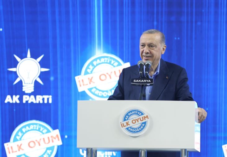 Cumhurbaşkanı Erdoğan ; “Gençlerimizin yakasından düşün, gözlerini boyamaya çalışmayın”