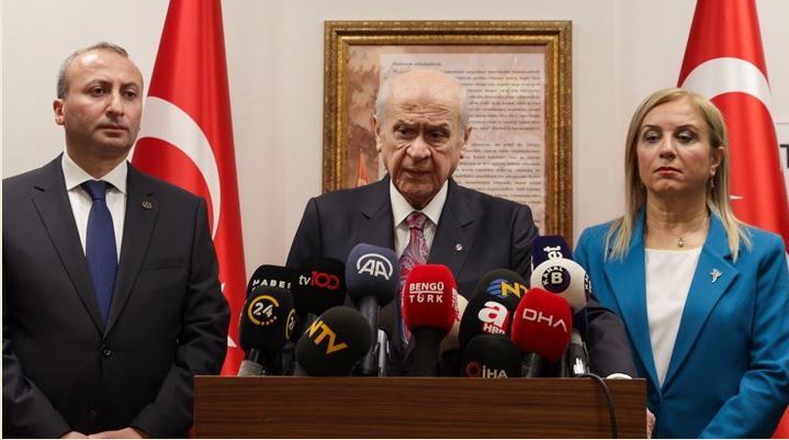  MHP Genelbaşkanı Bahçeli: ''Başörtüsü  hakkı kullanılmaktadır, bunun geriye dönüşü  olamaz''