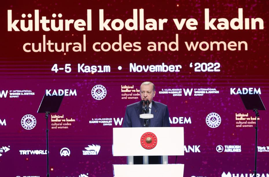 Cumhurbaşkanı Erdoğan: 'Bu işi çözelim, kadınlar anayasa korumasında olsun'