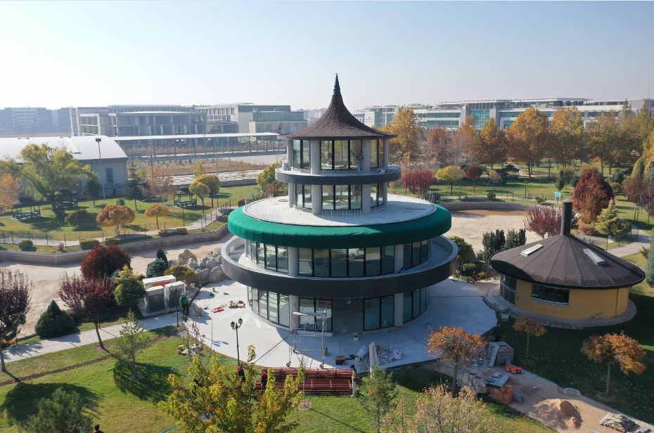 Karatay Adalet Parkı’na Millet Kıraathanesi Kazandırılıyor
