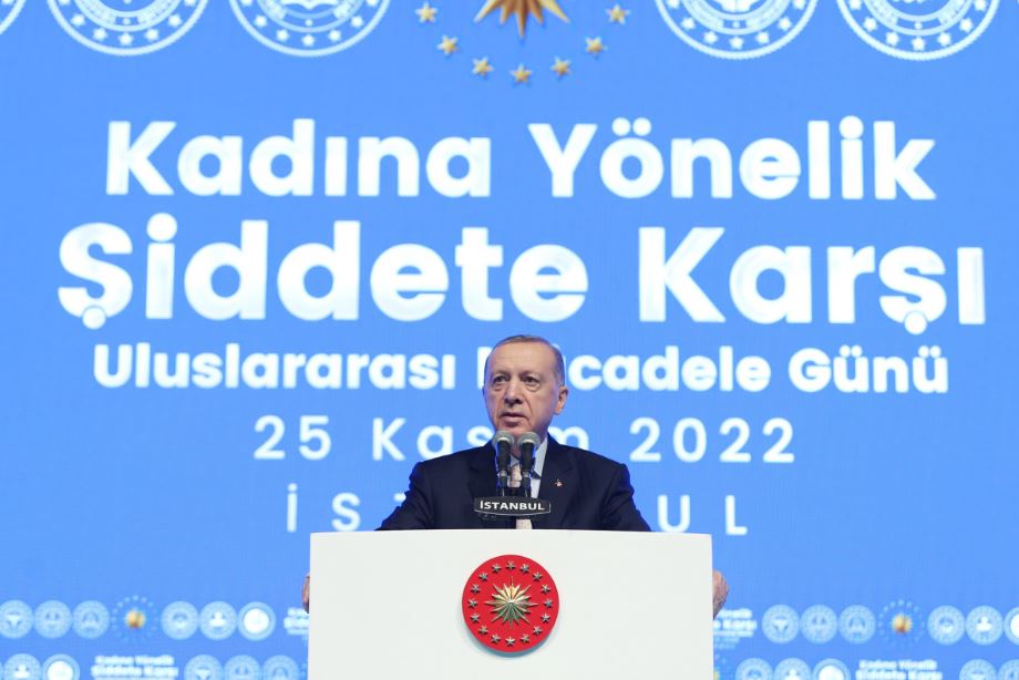 Cumhurbaşkanı Erdoğan:“Kadın ve çocuk katili bu terör örgütüyle omuz omuza dirsek dirseğe dolaşanlara inşallah 2023 bir ders yılı olacaktır”