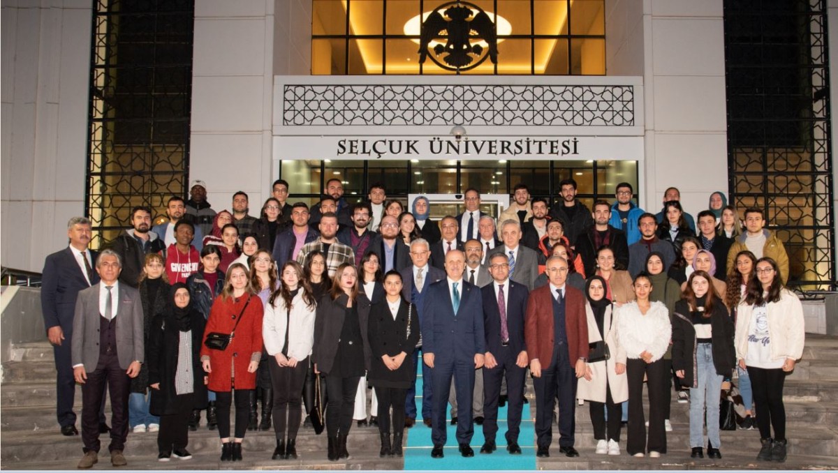 YÖK Başkanı Prof. Dr. Özvar, Selçuk Üniversitesinde Öğrencilerle Bir Araya Geldi
