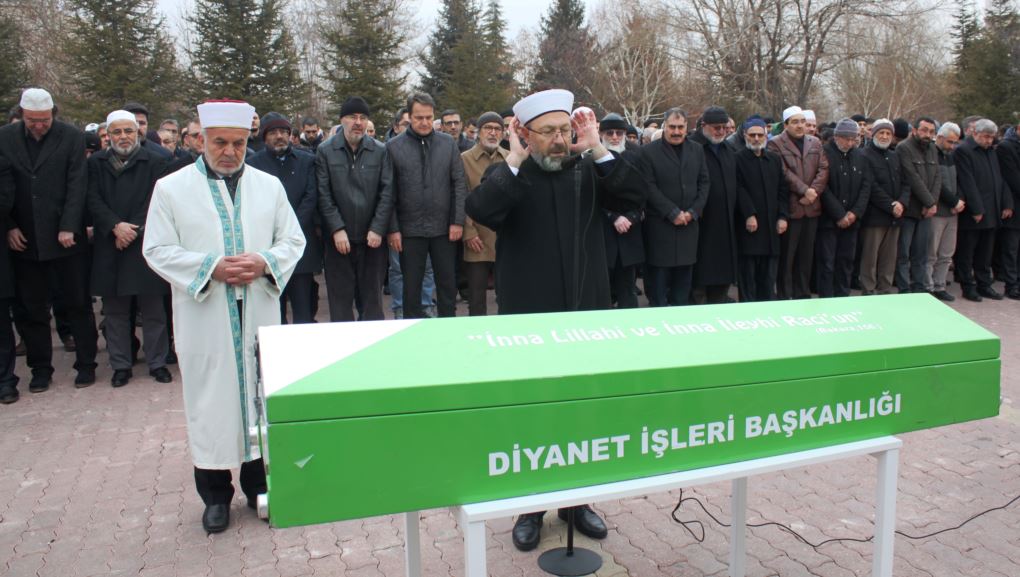 Ali Erbaş Konya'da cenaze namazına katıldı