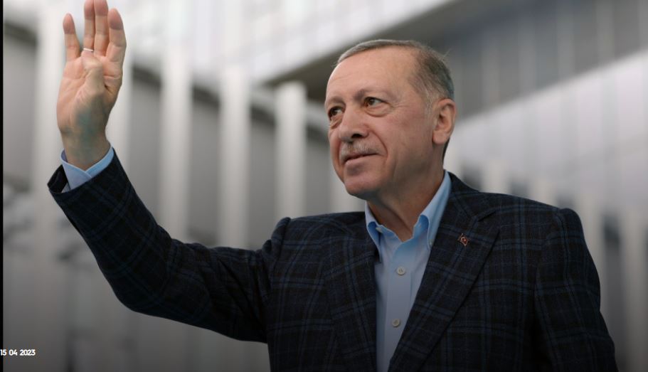 Cumhurbaşkanı Erdoğan: ‘’Bu seçim, Türkiye’ye 21 yıldır eser ve hizmet üretenlerle, 21 yıldır laftan başka hiçbir icraatları olmayanların seçimidir’’