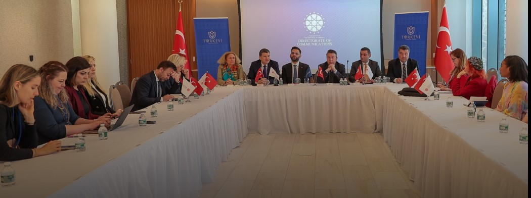İletişim Başkanlığı heyeti, Türkevi’nde yabancı basınla bir araya geldi