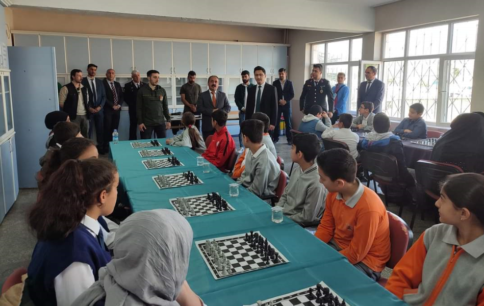 Yunak'ta Satranç Turnuvası Düzenlendi 