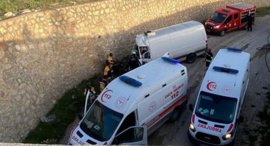 Konya'da Minibüs Kazası :   1 Ölü