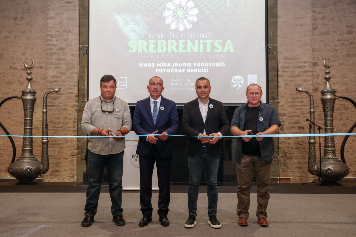 Srebrenitsa Katliamının Yıldönümünde Anlamlı Sergi