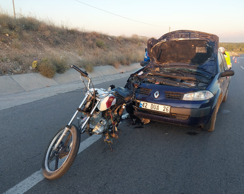 Otomobille Çarpışan Motosikletin Sürücüsü Hayatını Kaybetti