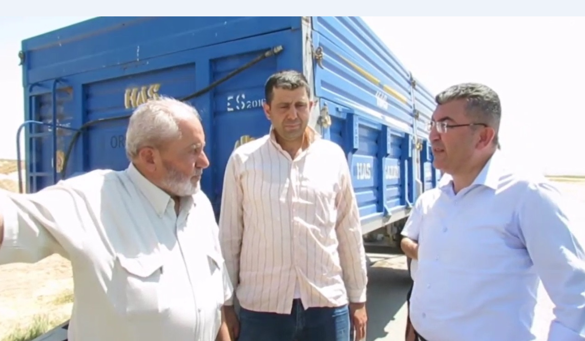 Konya’da TMO Önünde Bekleyen Çiftçiler Hasan Ekici’ye Dert Yandı