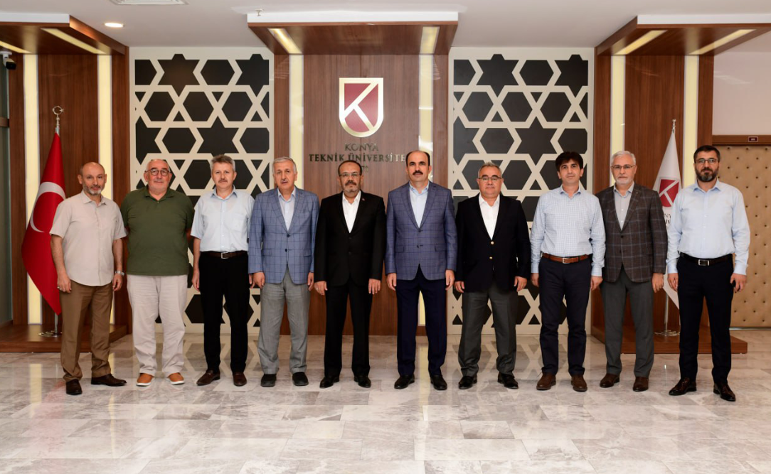 Konya Teknik Üniversitesi Üst Danışma Kurulu Düzenlenen Toplantıda Bir Araya Geldi