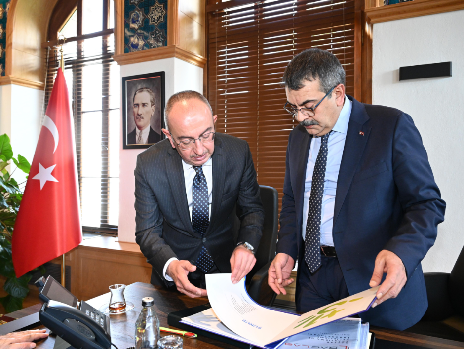 Başkan Kavuş, Milli Eğitim Bakanı Tekin’e Dosd Meram’ı Anlattı
