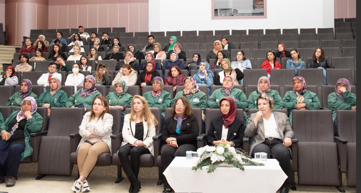 Selçuk Üniversitesinde ‘Meme Kanseri Farkındalığı’ semineri 