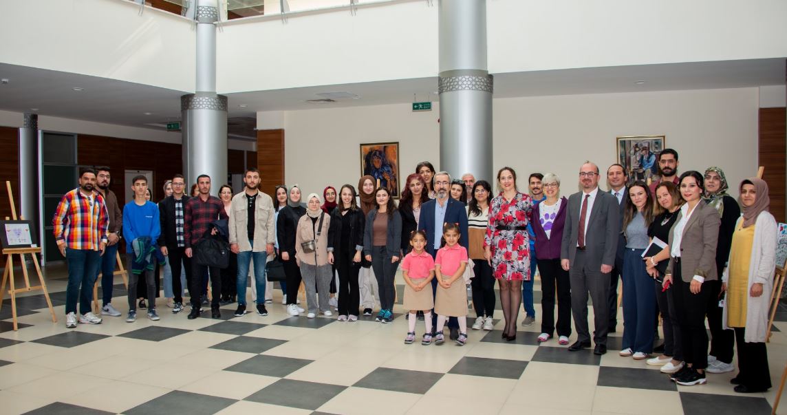 Selçuk Üniversitesinde Minikler Cumhuriyet Temalı Sergi’nin açılışı gerçekleştirildi