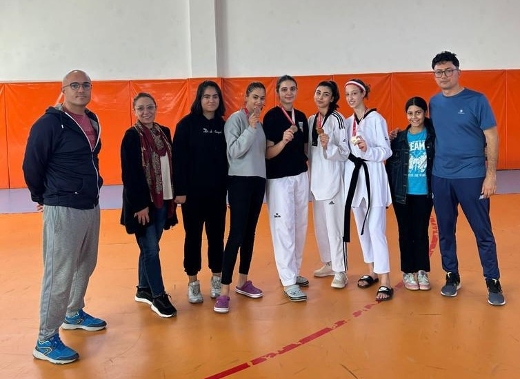 Taekwondoda Takım Halinde Şampiyon Meram Belediyespor
