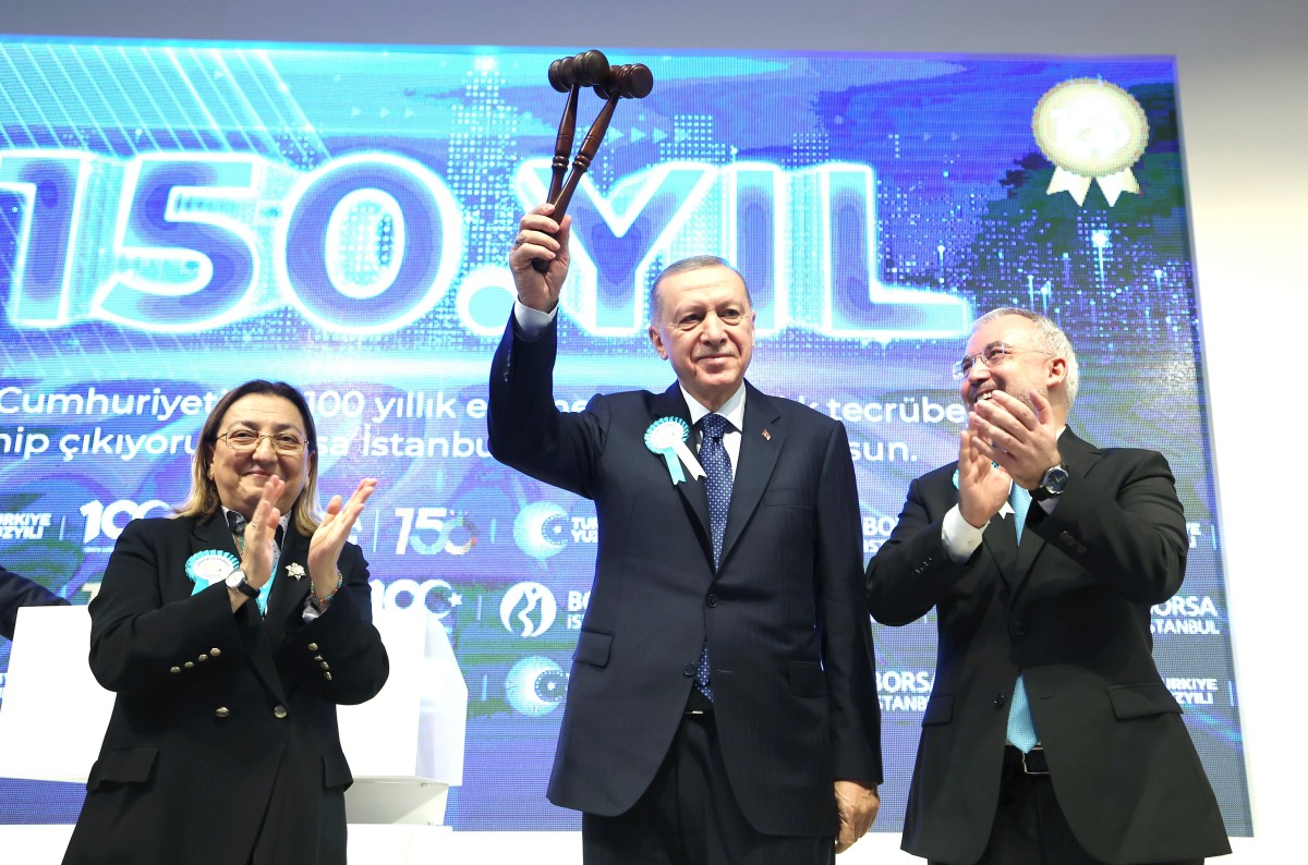 Cumhurbaşkanı Erdoğan: “Vatandaşımızın gönül huzuruyla birikimlerini değerlendireceği ve reel ekonominin istifadesine sunacağı bir iklimi tesis etmekte kararlıyız.”
