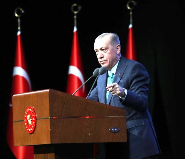 Cumhurbaşkanı Erdoğan: “Kimsesizlerin kimsesi olan bir Türkiye hayali, 100 yılın sonunda ete kemiğe bürünmüştür” 