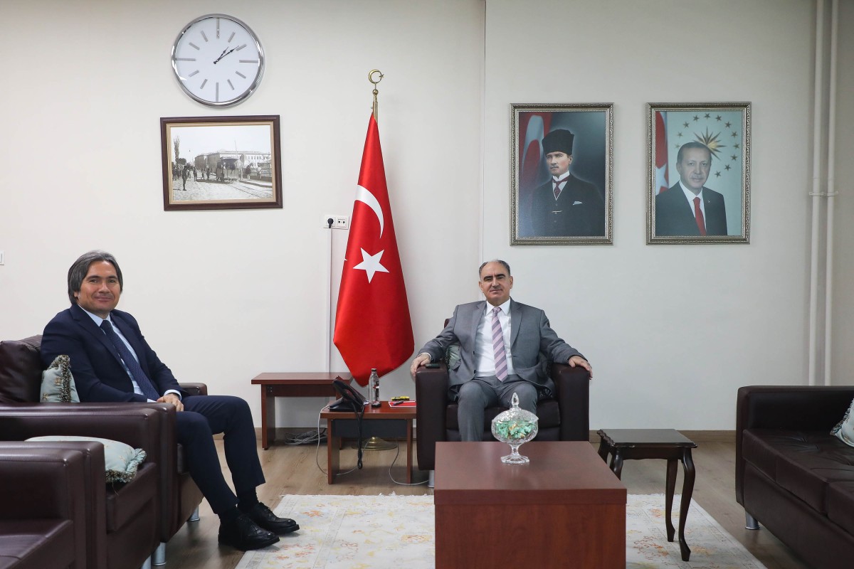 Ziraat Bankası Konya Bölge  Başkanı  Naci Çınar, Vali Vahdettin Özkan’ı Ziyaret Etti.