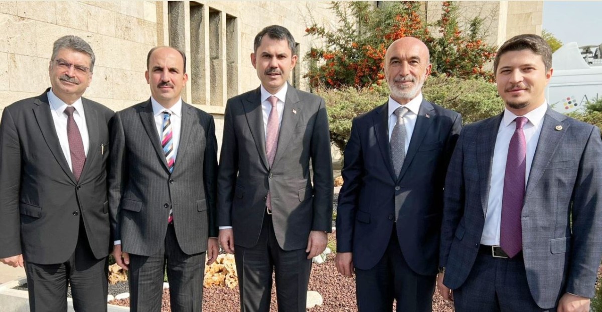 Konya İl Başkanı  Büyük Şehir Belediye Başkanı Ve Milletvekillerinden   Murat Kurum'a Tebrik