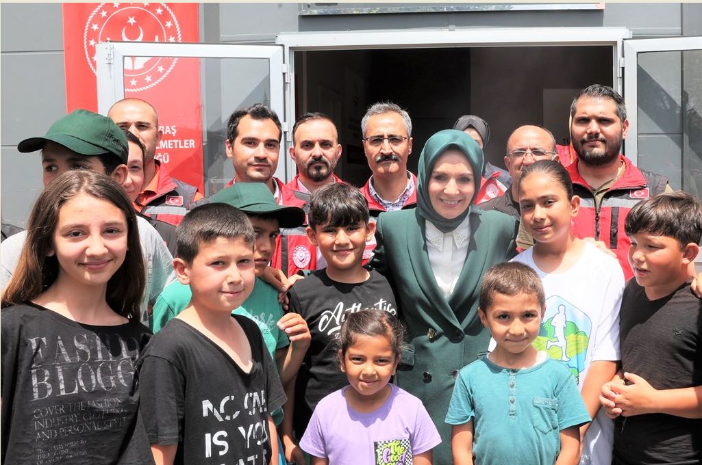 Bakan  Mahinur Özdemir Göktaş sosyal yardım programlarının aylık ödemelerinde yüzde 50’ye yakın artışa gidildiğini açıkladı