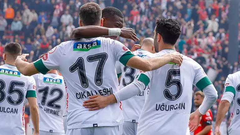 Konyaspor  Deplasman galibiyeti ile hayat buldu 