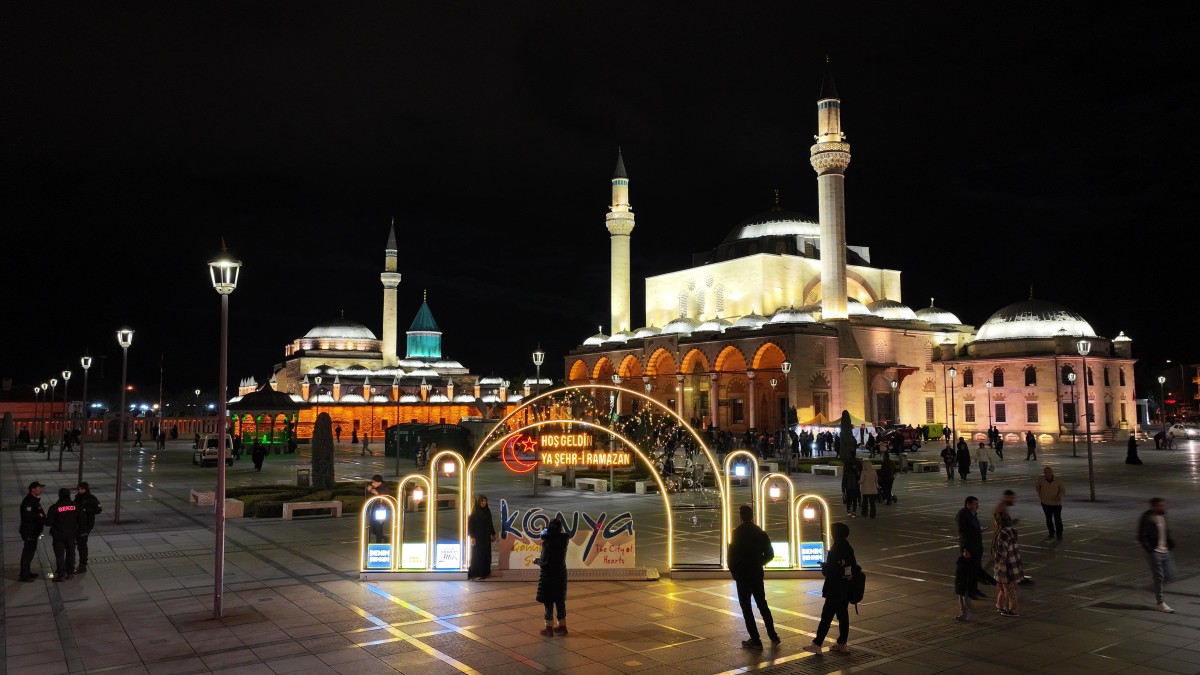 Konya Büyükşehir’in Işıklı Tag'ları Şehrin Ramazan Coşkusuna Katkı Yapıyor