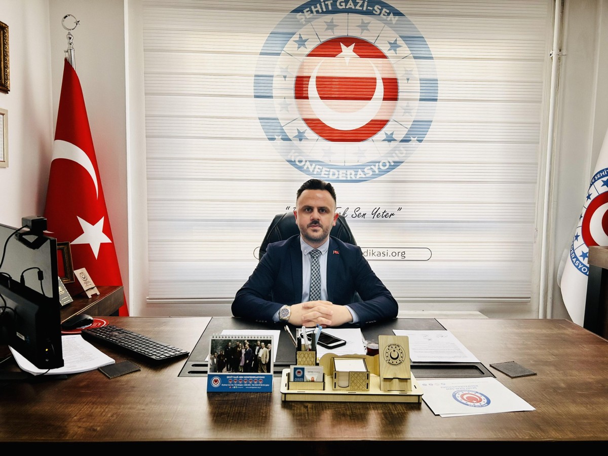 Başkan Ahmet Gelmez, Kahramanlarımıza Minnet ve Saygıyla anıyorum