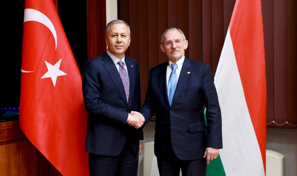 İçişleri Bakanı Ali Yerlikaya Macaristan İçişleri Bakanı Sandor Pinter ile Budapeşte’de Görüştü