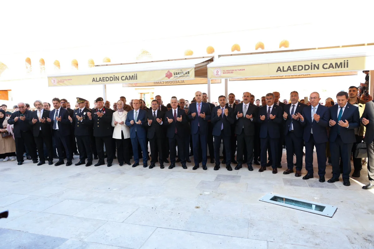 TBMM Başkanı Kurtulmuş, Konya'da Alaaddin Camisi'ndeki nöbet değişimini izledi