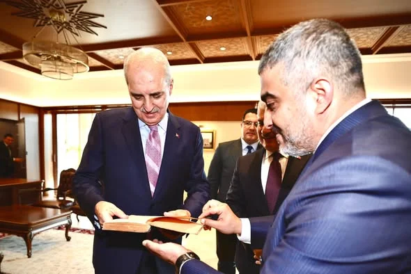 Karatay Belediyesi Basın Müdürü Nokta'dan Meclis Başkanı Kurtulmuş'a Anlamlı Hediye