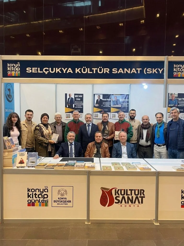 13. Konya Kitap Günleri’nde Prof. Dr. Hüseyin Muşmal’ın İmza Gününe Yoğun İlgi