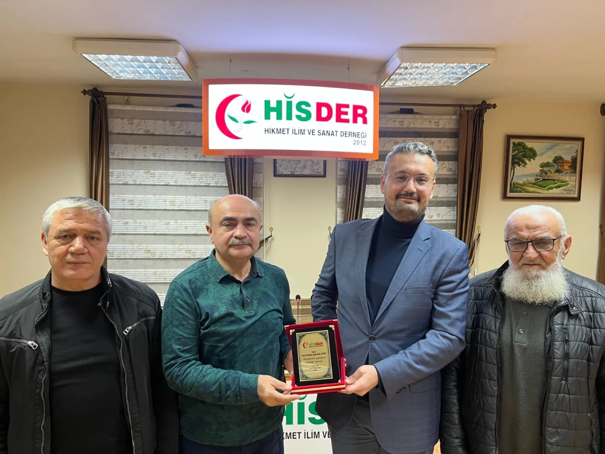 Şiiriyle Gönüllere, Fikirleriyle Nesillere Seslenen Bir Münevver; Mehmet Akif İnan
