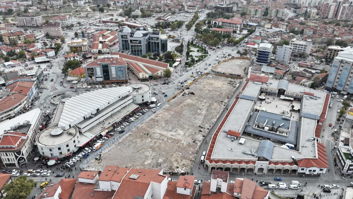 Başkan Altay, Tarihi Bölgede Bulunan Peynir Pazarı’nda Önemli Bir Aşamanın Daha Tamamlandığını Duyurdu