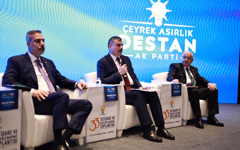 AK Parti Kampında Bakan Çiftçi’den 