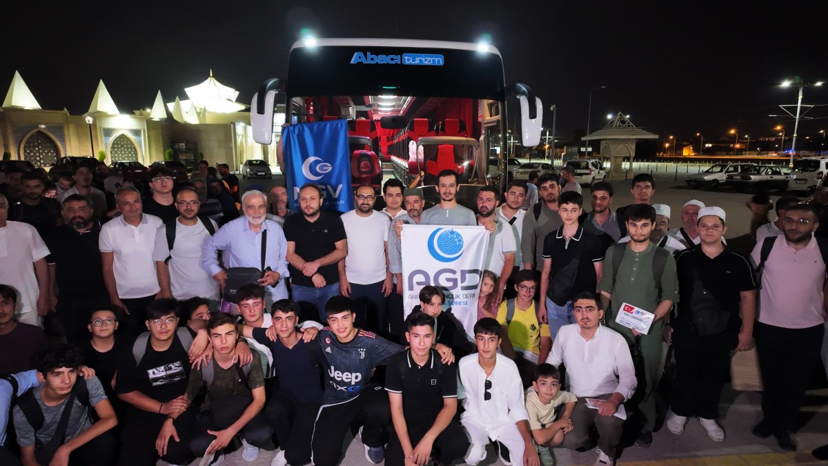 AGD Konya’da Gençleri  Kutsal Topraklara Yolladı 