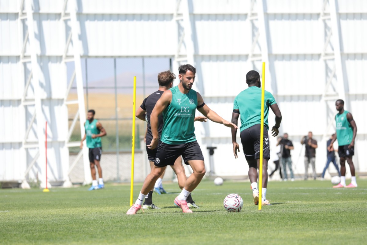 Konyaspor’da Fenerbahçe Mesaisi Sürüyor