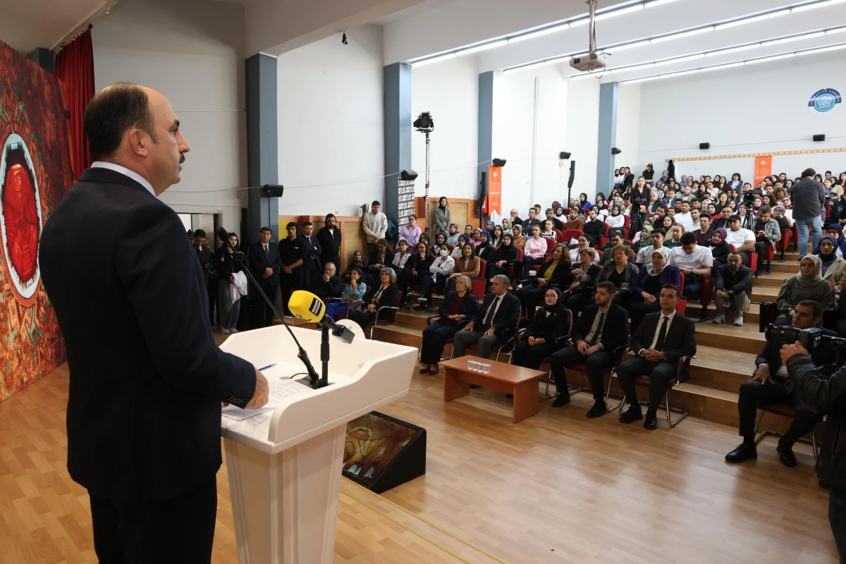 Başkan Altay NEÜ Öğrencileriyle Buluştu