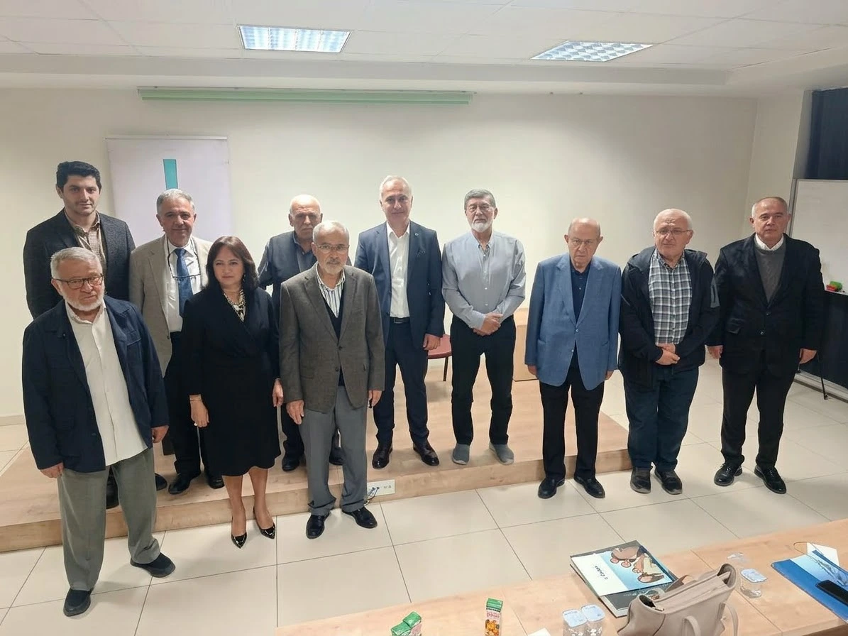 Mehmet Uzbaş ;’’Mustafa Öncel İdeal Bir Siyasetçi büyük Bir Hayırseverdi’’