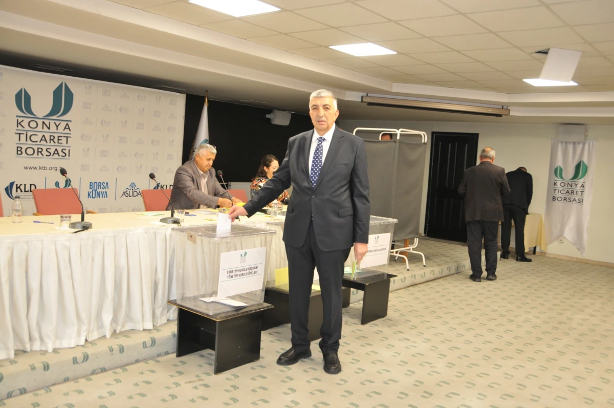Konya Ticaret Borsasında Hüseyin  Çevik Güven Tazeledi
