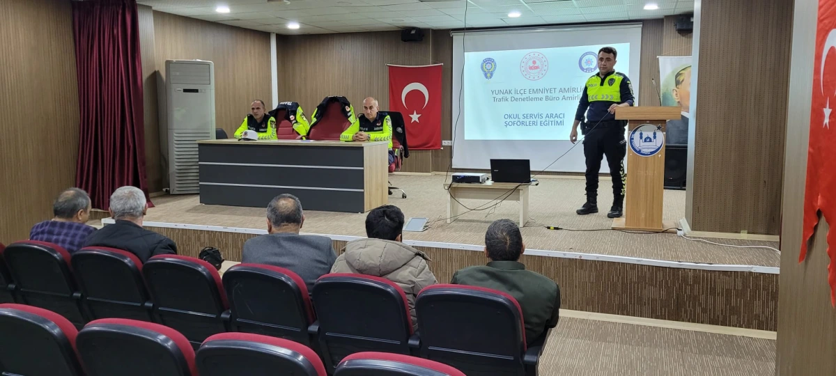 Yunak'ta Taşımalı Eğitim Şoförlerine Trafik Ve Güvenlik Eğitimi Verildi