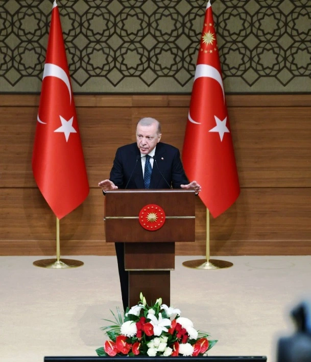 Cumhurbaşkanı Erdoğan ;“Türkiye'nin kılına zarar gelmemesi için gecemizi gündüzümüze katıyoruz”