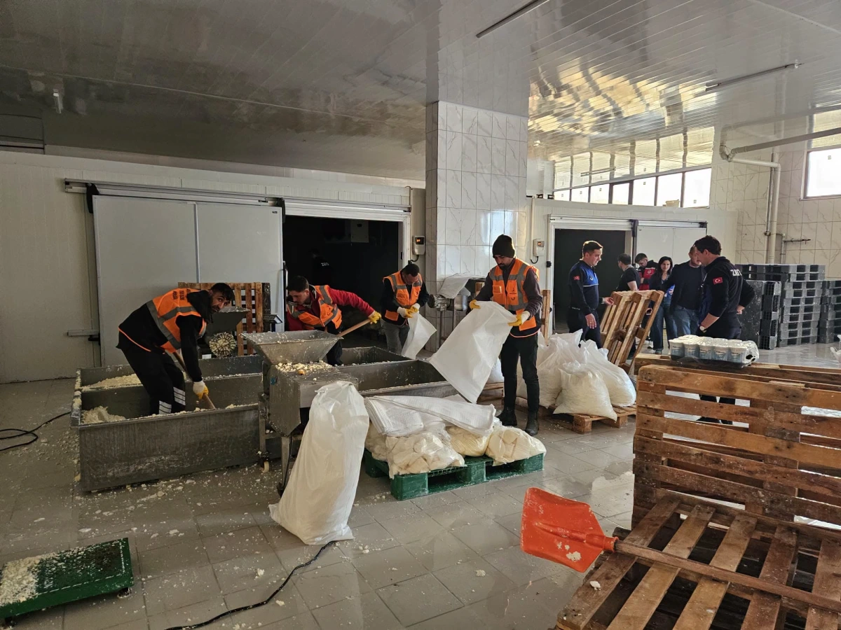 Akşehir’de Gıda Üretimi Yapılan İş Yerinde Gıda Terörü