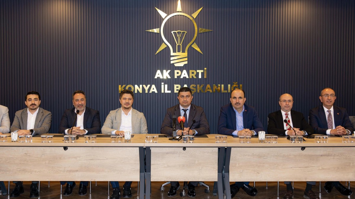 AK Parti Konya Teşkilatı Bayramlaşma Programında Bir Araya Geldi