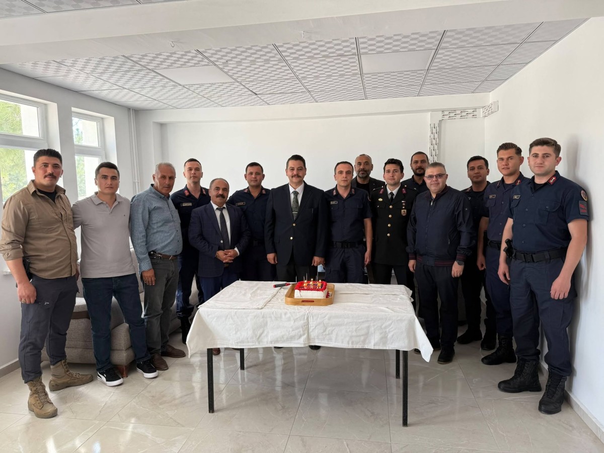 Sülüklü’de Jandarma Teşkilatı’nın 187. Yılı Pasta Kesilerek Kutlandı