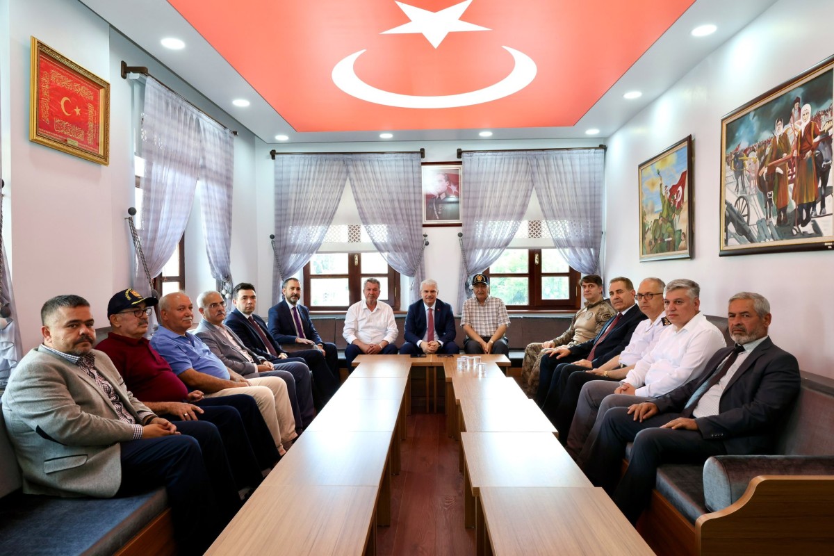  Konya Valisi İbrahim Akın, Şehit Aileleriyle Aşure Programında Buluştu