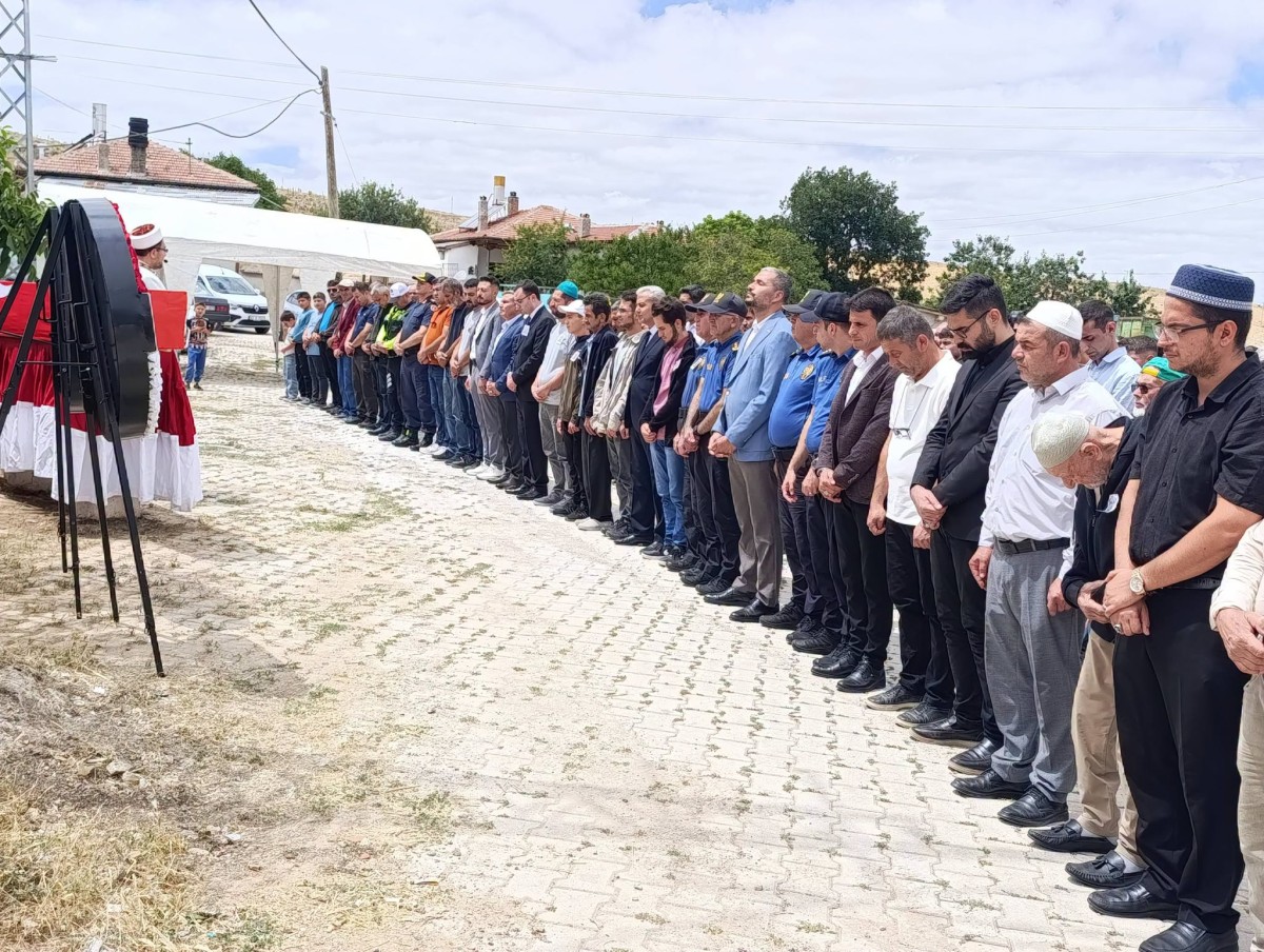 Konya Emniyetinde Acı Kayıp ; Kıdemli Baş Polis Şevket Atabay Kalp Krizine Yenik Düştü