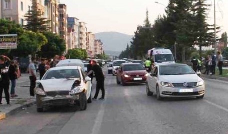 Konya'da Zincirleme Kaza: 3 Yaralı
